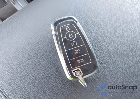 2022 Ford F-150 Lariat из США, поврежденный, VIN 1FTFW1E85NFC31347